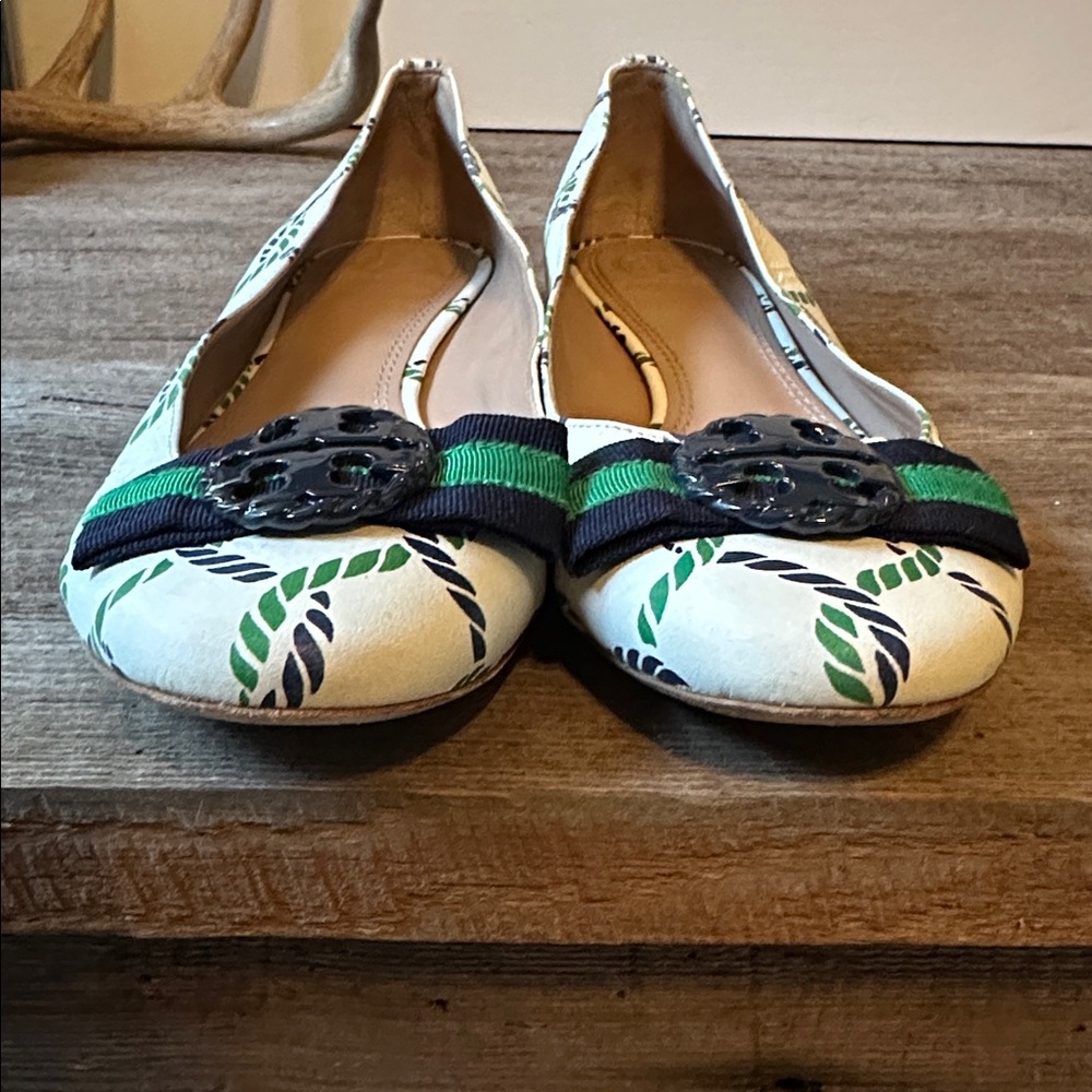 Tory Burch Blue and Green Flats with Nautical Bow, size 8 - Picture 3 of 10